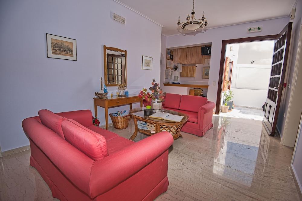 Irini'S Rooms Fteoura Камари Экстерьер фото