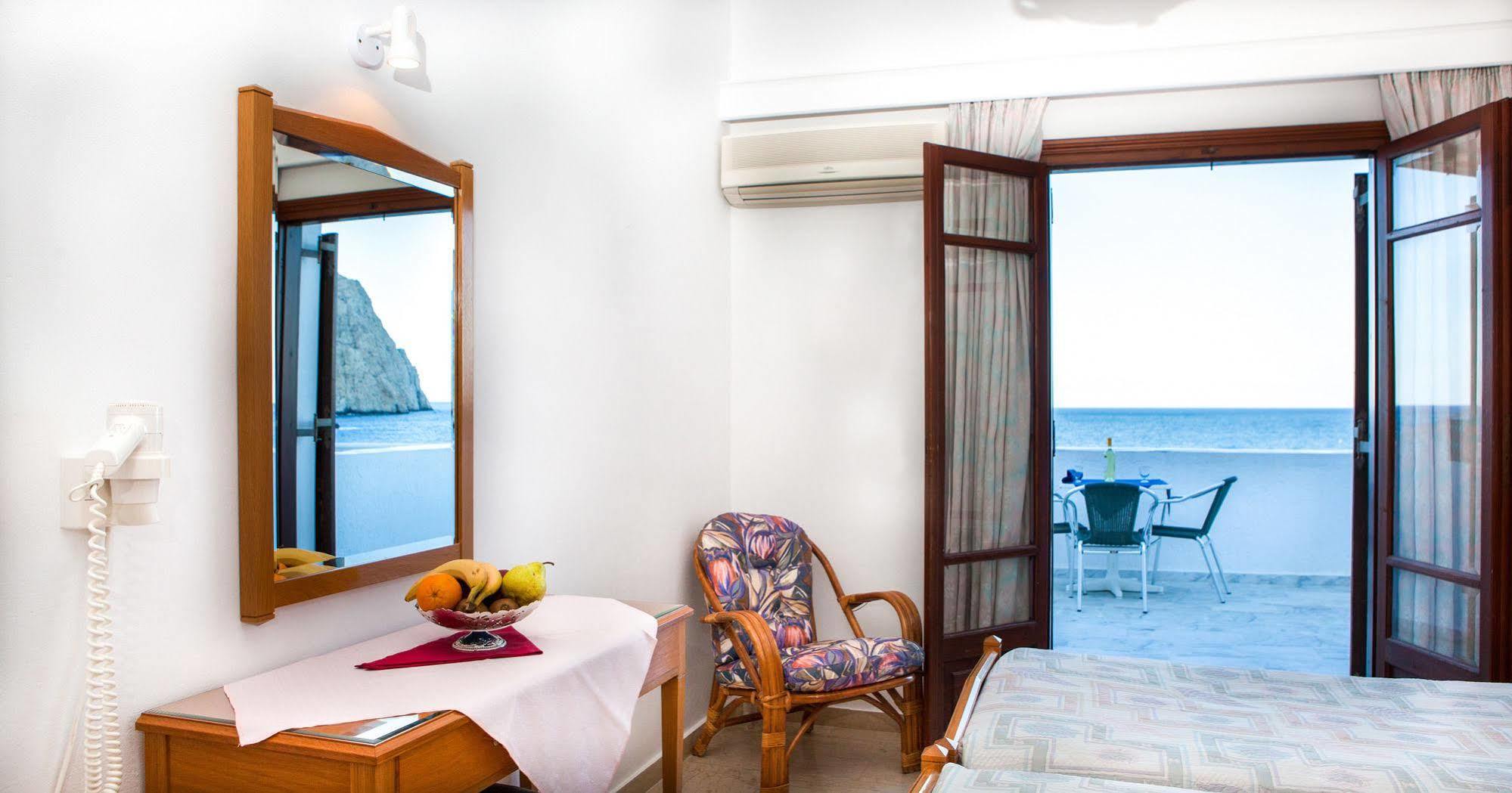 Irini'S Rooms Fteoura Камари Экстерьер фото
